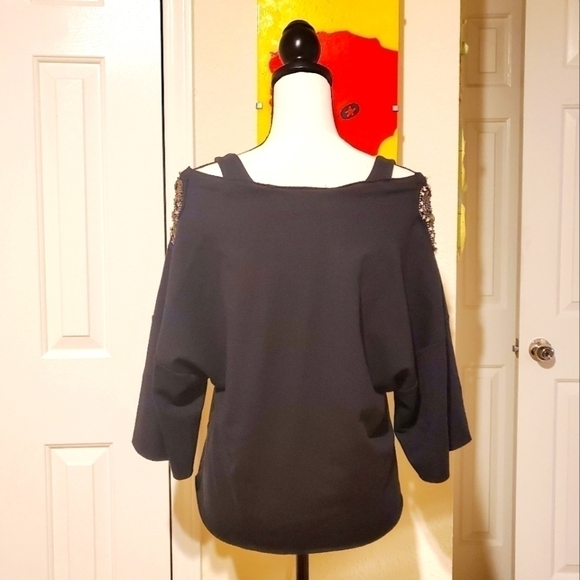 The Battalion | Off Shoulder Sweatshirt - Picture 4 of 6